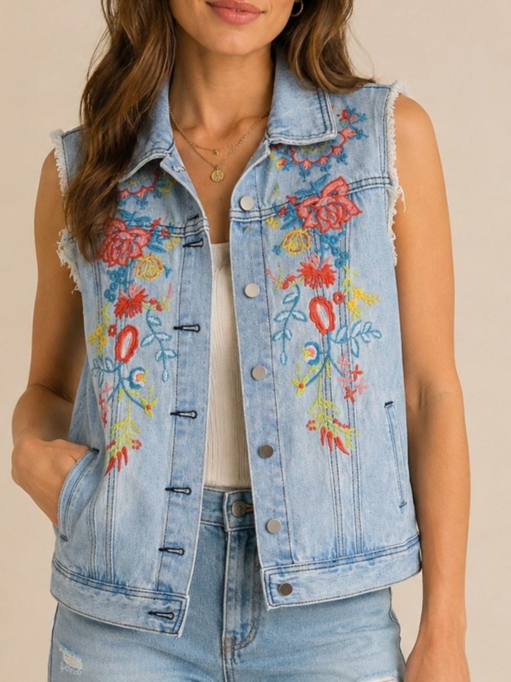 Andrée Embroidered Floral Denim Vest Women's Medium Light Wash Frayed Sleeveless